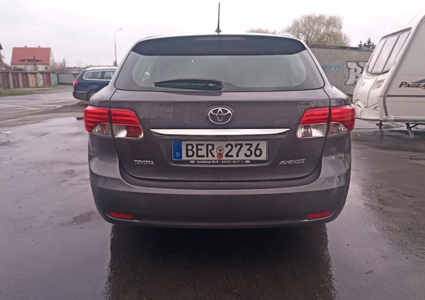 Toyota Avensis cena 39500 przebieg: 219000, rok produkcji 2013 z Bielawa małe 407